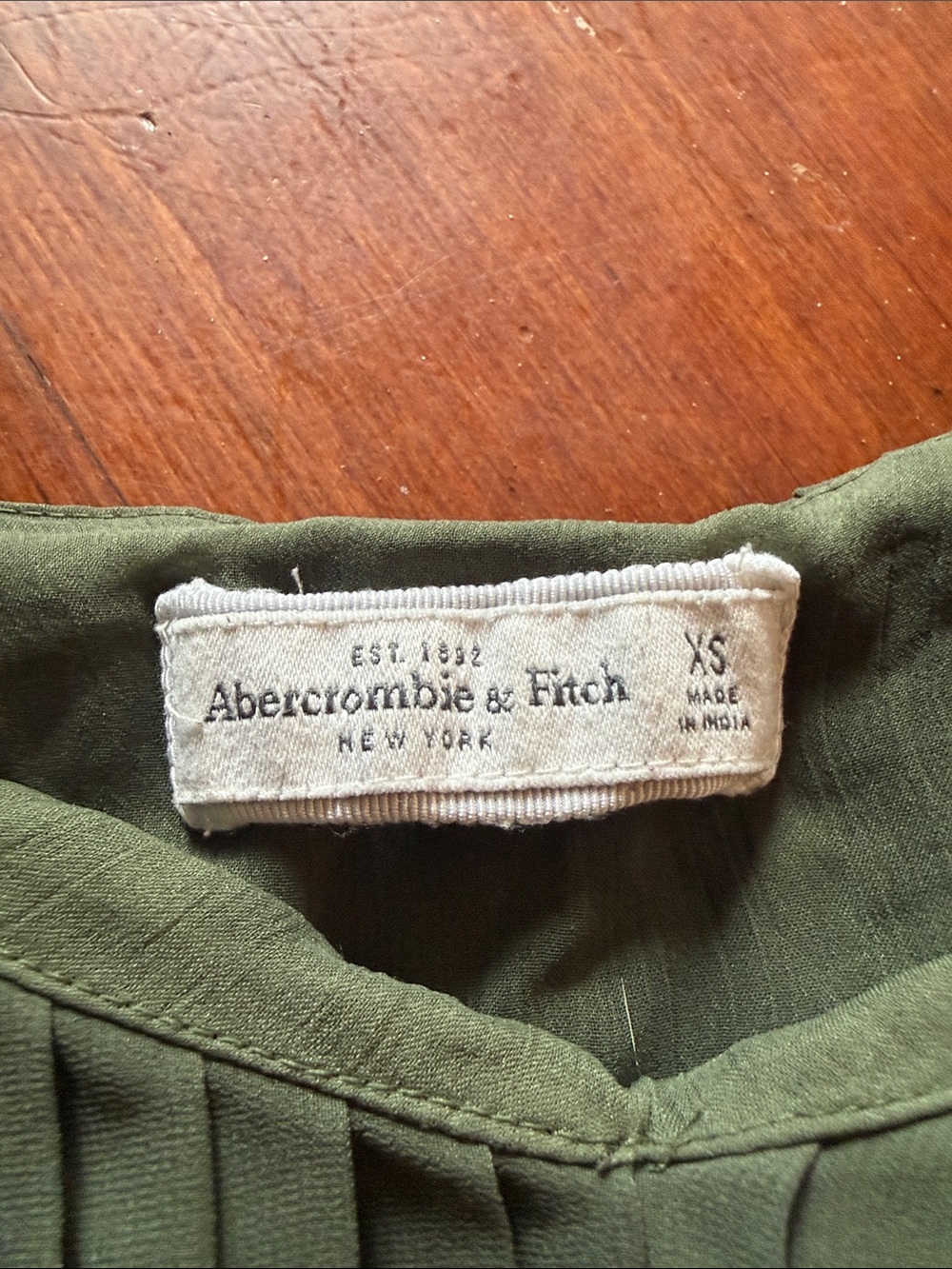 Abercrombie & Fitch Olive Green Women’s 100% polyester top - XS